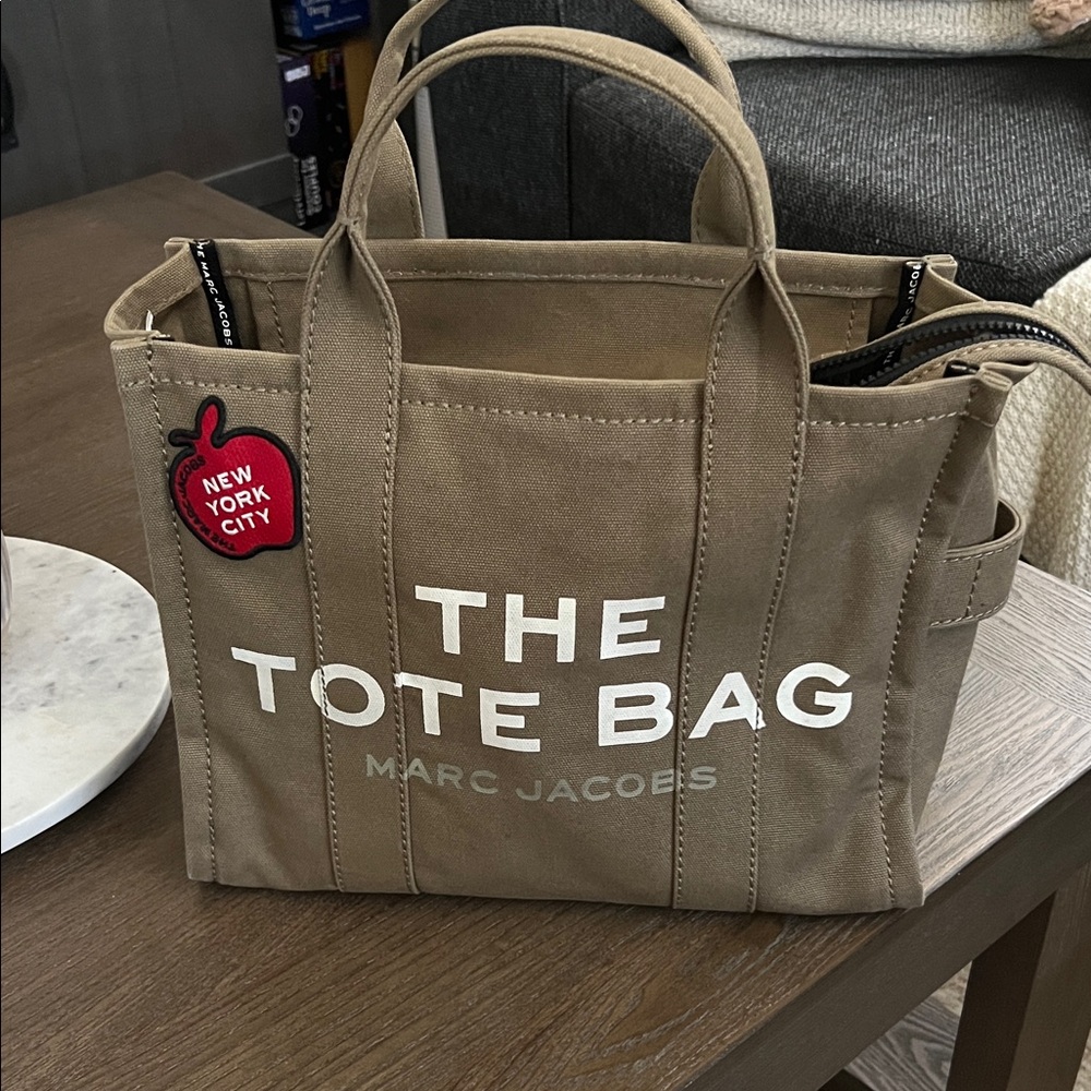 Marc Jacobs Beige Tote Bag with New York City Patch